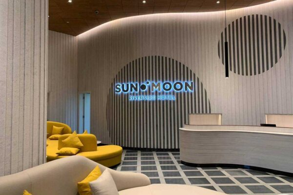 sun-and-moon-hotel-receiption-3D-logo-sign-capital-arts-cambodia sun-and-moon-hotel-receiption-3D-logo-sign-capital-arts-cambodia