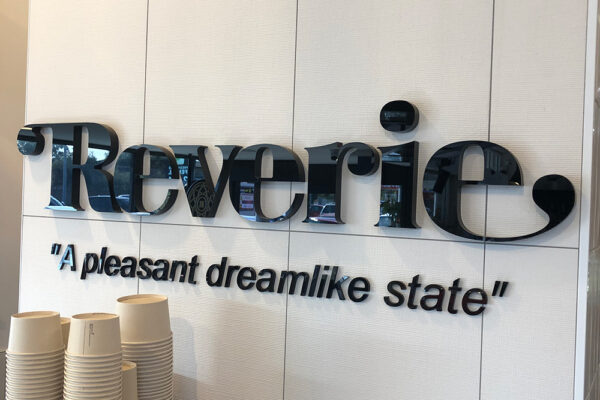 reverie English font style for siemens energy